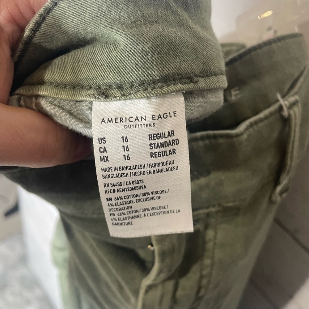 American Eagle AE Wide Leg Baggy Cargo Pants Size 16 - Picture 6 of 7